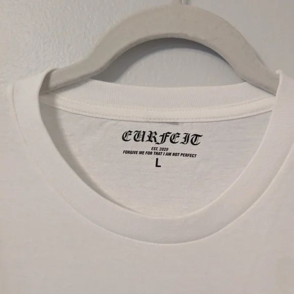 NWOT- L- White Graphic T-Shirt with Snake Design - Picture 3 of 3